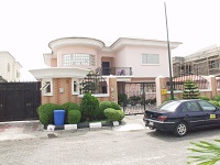 Duplex with 4 Room BQ